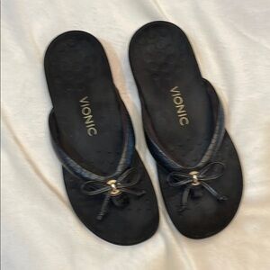 Vionic Women's Black Podiatrist Designed Slide In Sandals. Good Condition. 10".